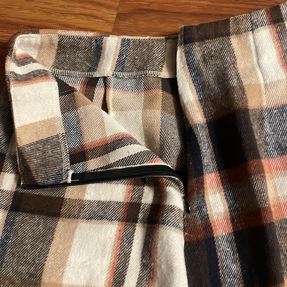 plaid mini skirt - Picture 3 of 3